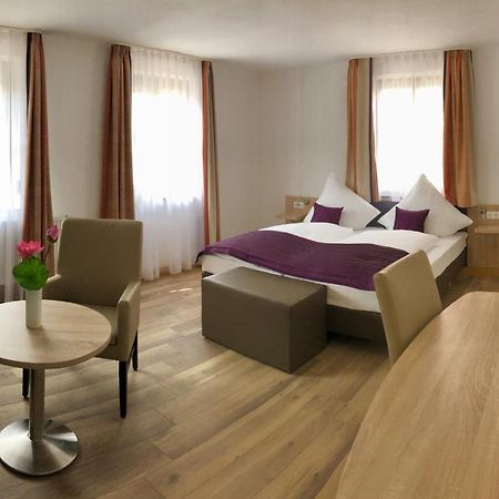 בובלינגן A Lotus Hotel מראה חיצוני תמונה