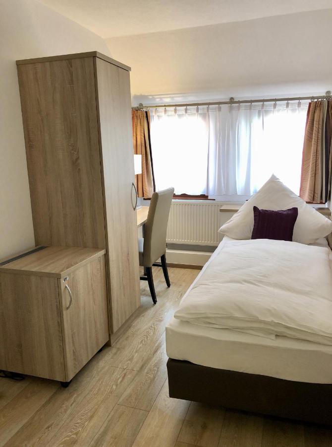 בובלינגן A Lotus Hotel מראה חיצוני תמונה