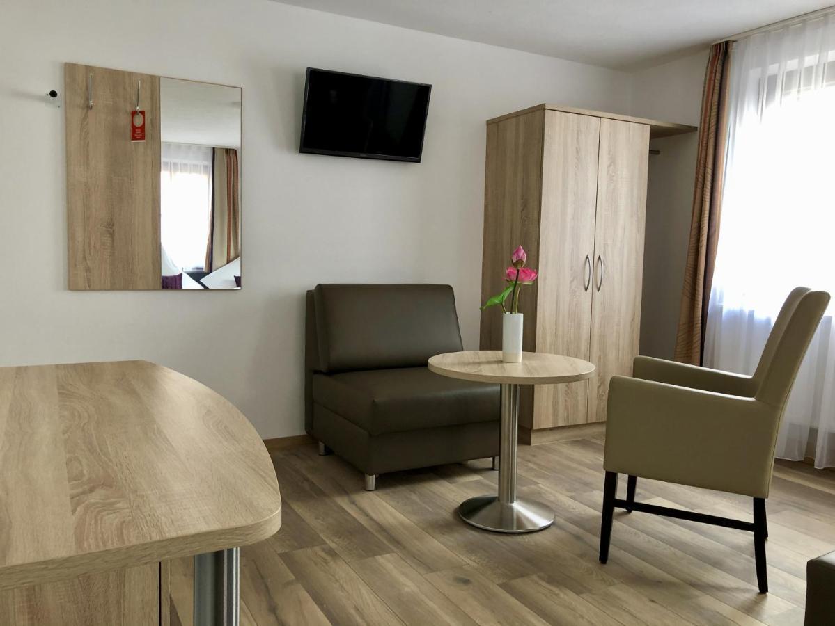 בובלינגן A Lotus Hotel מראה חיצוני תמונה