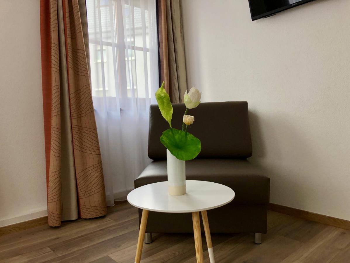 בובלינגן A Lotus Hotel מראה חיצוני תמונה